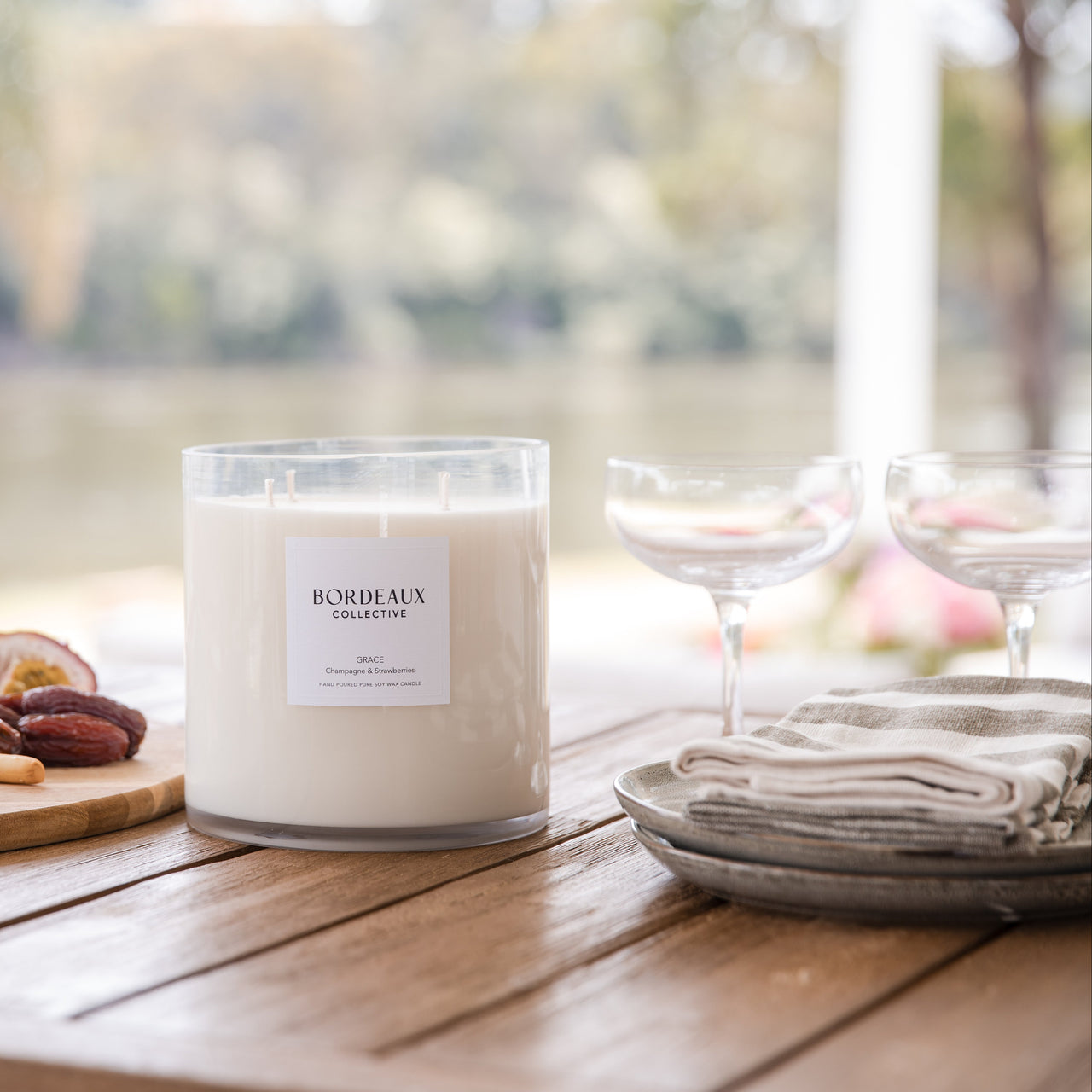 LOTUS FLOWER - Lotus, Vanilla & Patchouli Medium Deluxe Candle